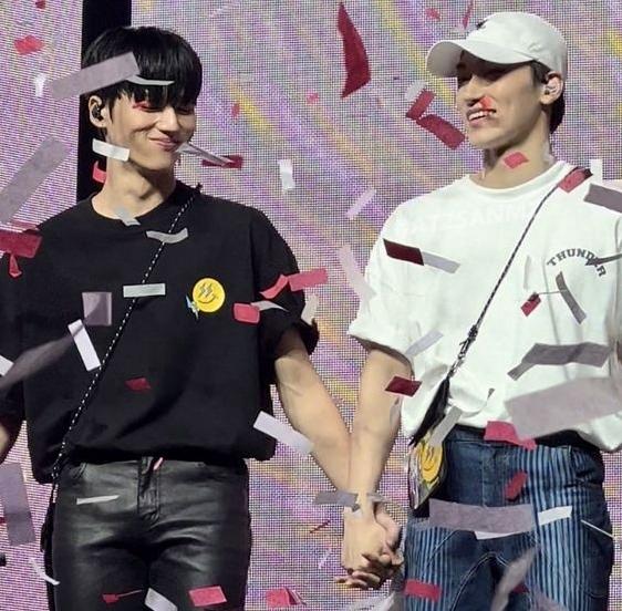 Before 2023 ends, could you write a paragraph to each of your friends/moots?-第4张图片