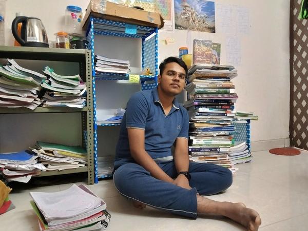 What is the best way to study for long hours and maintain the concentration level?-第1张图片